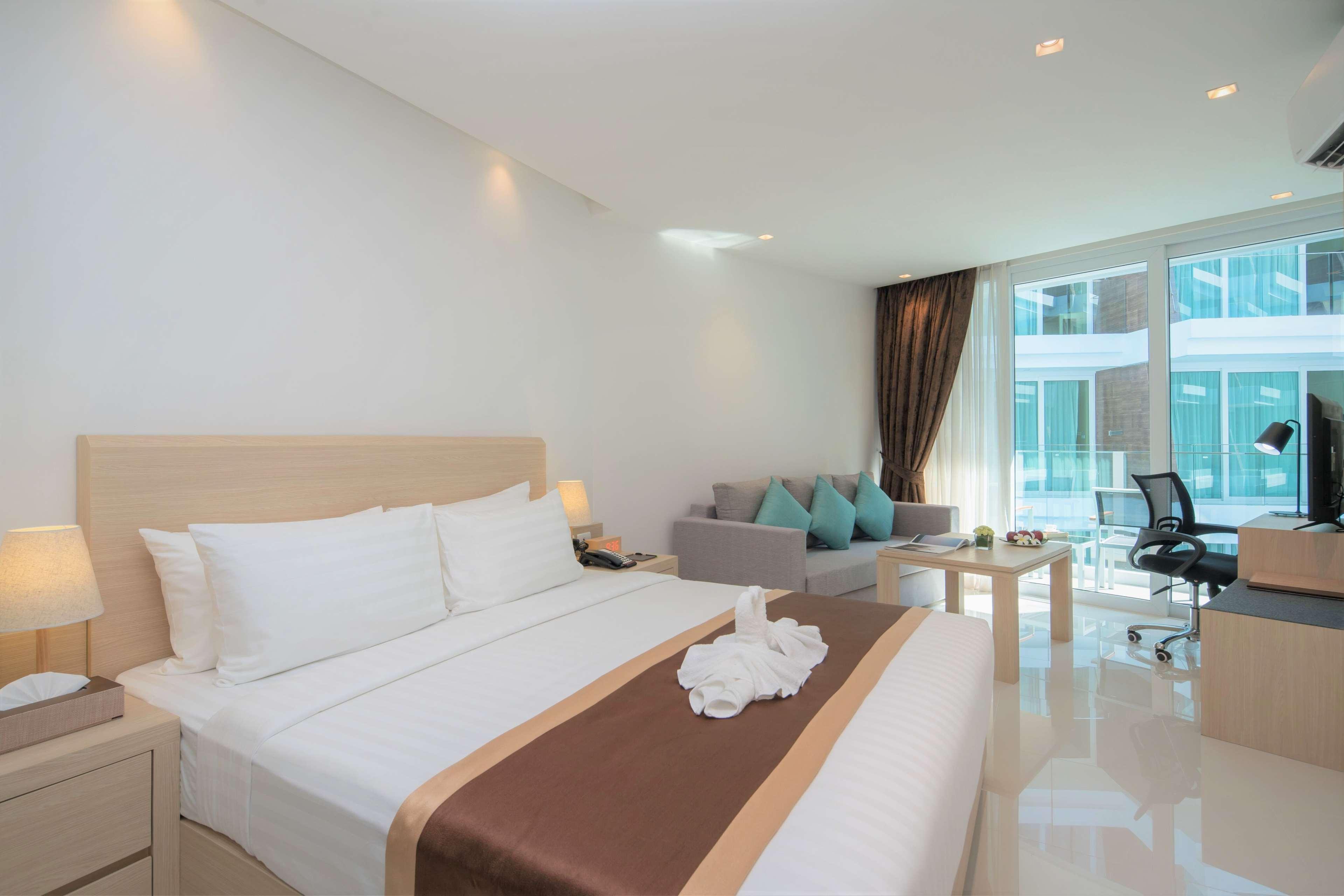 The Beachfront Hotel Phuket Rawai Eksteriør bilde