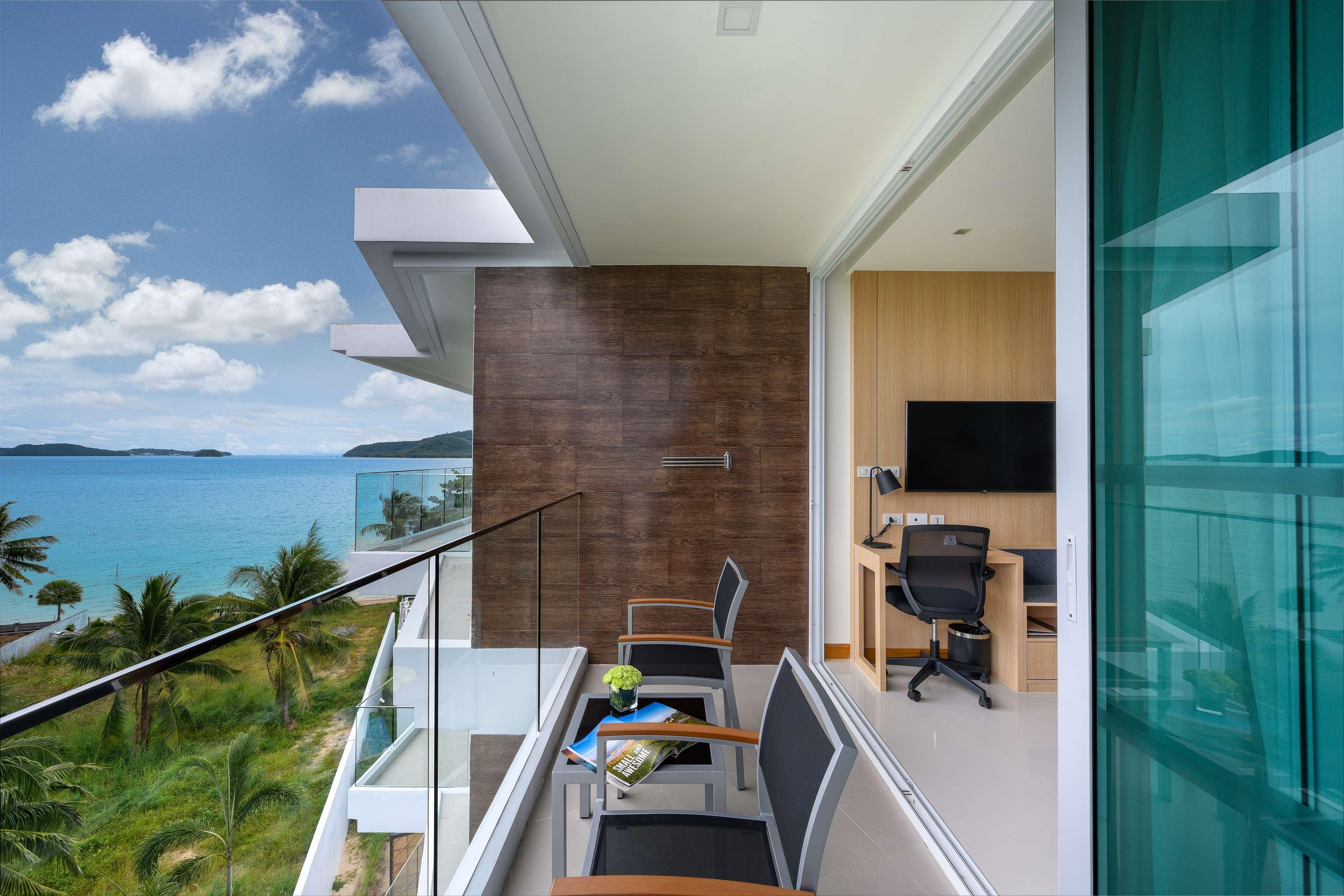 The Beachfront Hotel Phuket Rawai Eksteriør bilde